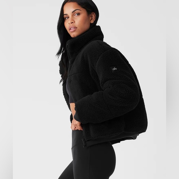 NWT Sherpa Snow Angel Puffer alo yoga size medium - Picture 2 of 5